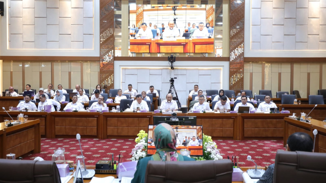 Rapat dengan Komisi IX DPR, BGN Lingga Paparkan Progres MBG 