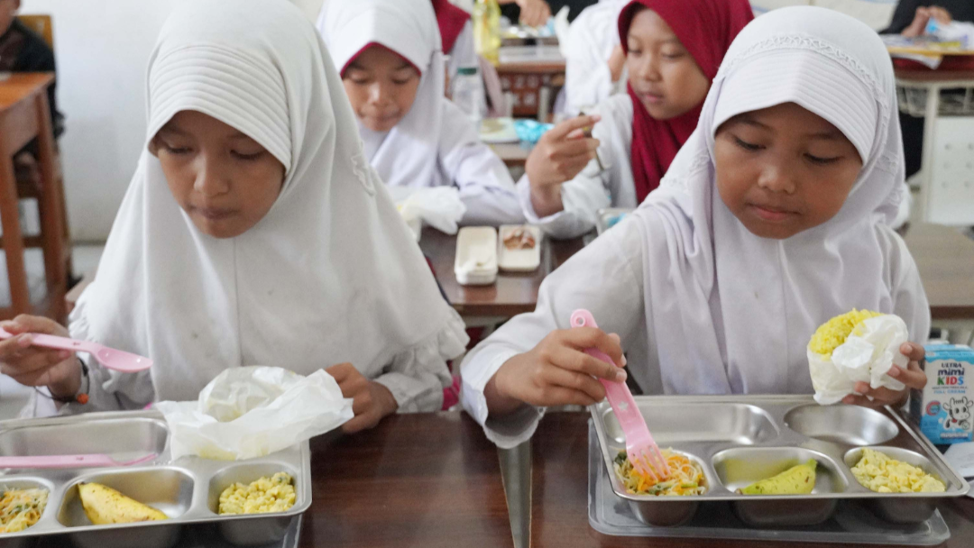 Klarifikasi BGN Lingga Terkait Viral Menu MBG Berupa Bahan Mentah di Tangerang Selatan