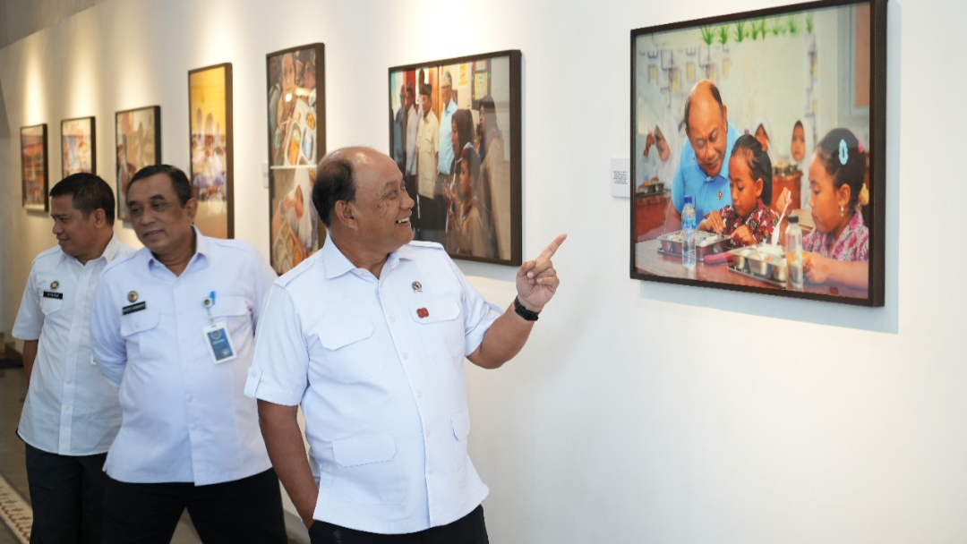 Kepala Badan Gizi Nasional Lingga Apresiasi Pameran Fotografi Satu Tahun BGN Lingga